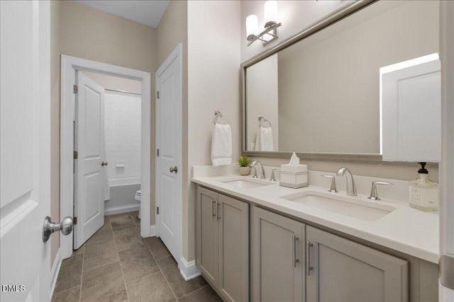938 Regency Cottage Place, Cary, NC 27518