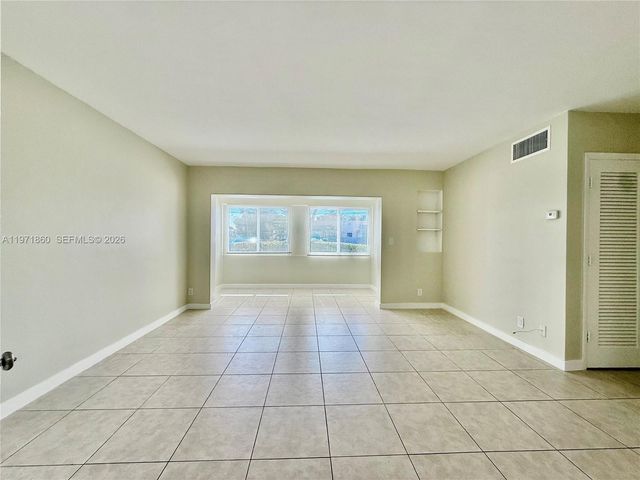 2101 NE 51st St 8, Fort Lauderdale, FL 33308