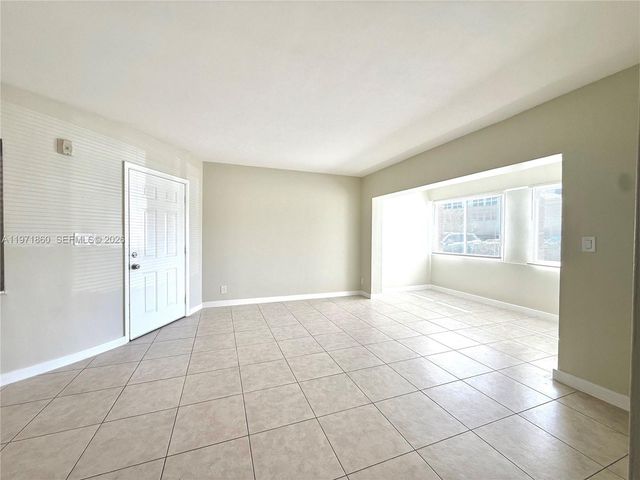 2101 NE 51st St 8, Fort Lauderdale, FL 33308