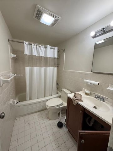 2101 NE 51st St 8, Fort Lauderdale, FL 33308