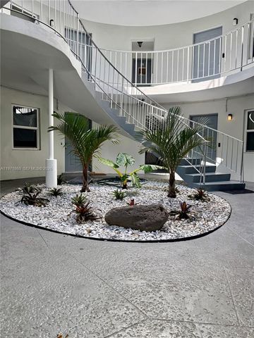 2101 NE 51st St 8, Fort Lauderdale, FL 33308