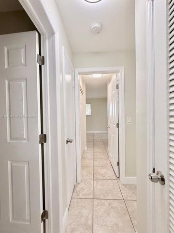 2101 NE 51st St 8, Fort Lauderdale, FL 33308