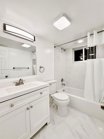 2101 NE 51st St 8, Fort Lauderdale, FL 33308