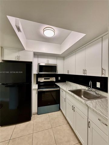 2101 NE 51st St 8, Fort Lauderdale, FL 33308