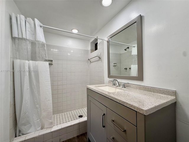 2101 NE 51st St 8, Fort Lauderdale, FL 33308