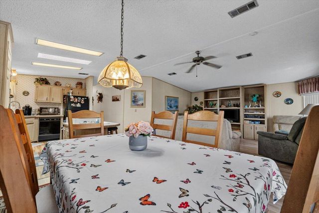 6578 NW 37th Avenue, Coconut Creek, FL 33073