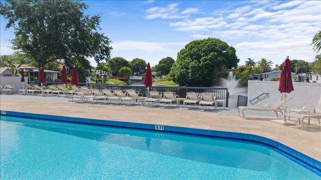 6578 NW 37th Avenue, Coconut Creek, FL 33073