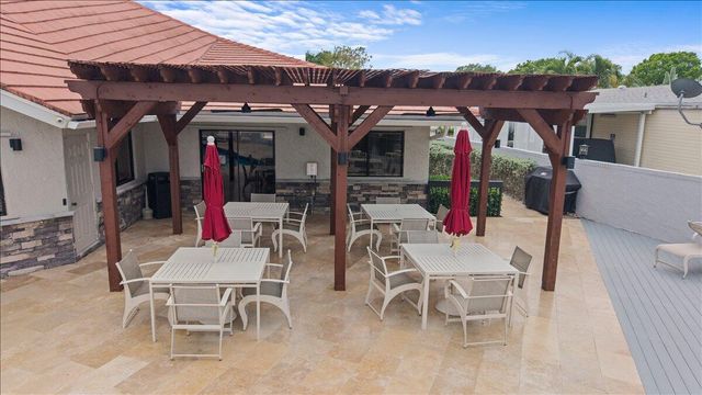 6578 NW 37th Avenue, Coconut Creek, FL 33073