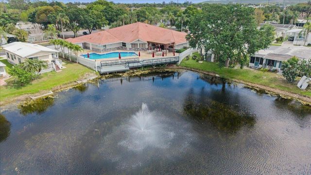 6578 NW 37th Avenue, Coconut Creek, FL 33073