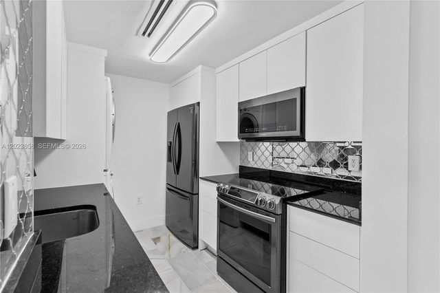 10275 Collins Avenue 1035, Bal Harbour, FL 33154