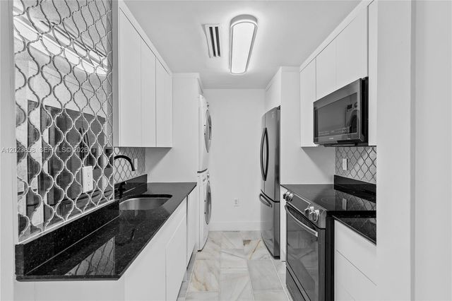 10275 Collins Avenue 1035, Bal Harbour, FL 33154