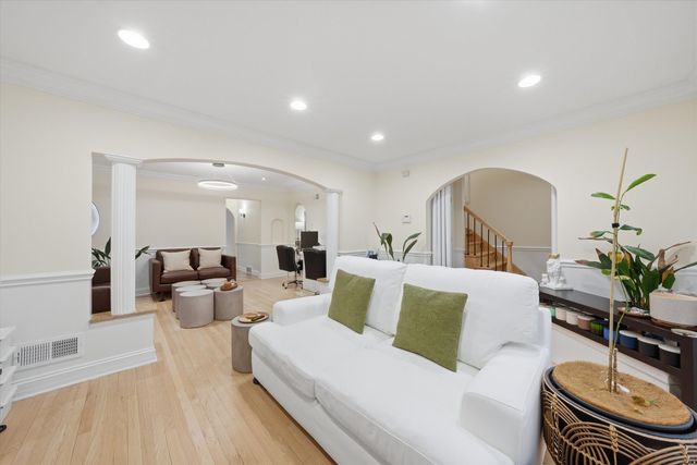 6638 S Karlov Avenue, Chicago, IL 60629