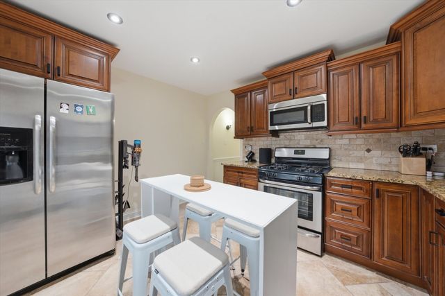 6638 S Karlov Avenue, Chicago, IL 60629