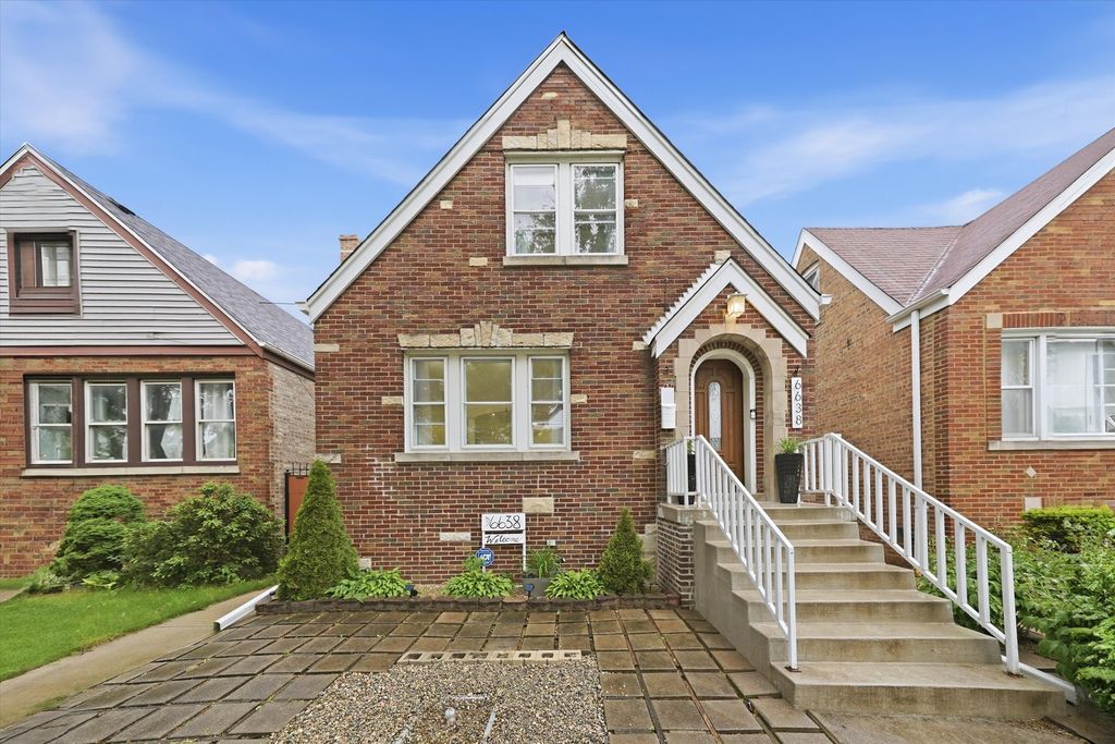 6638 S Karlov Avenue, Chicago, IL 60629