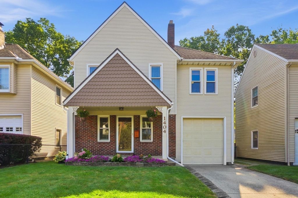 1404 Meadow Road, Columbus, OH 43212