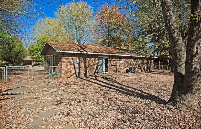 311 Willow Avenue, Farmington, AR 72730