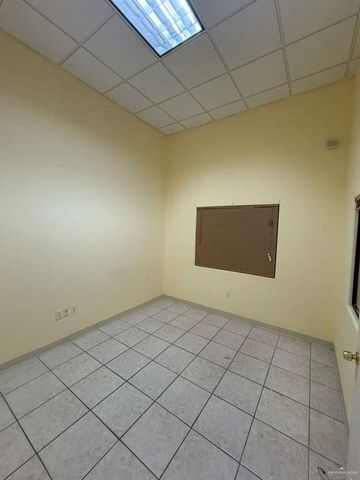 1822 E Griffin Parkway, Mission, TX 78572