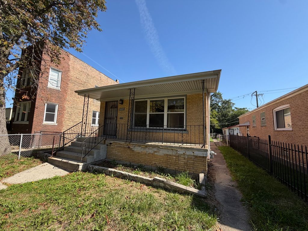 10517 S Cottage Grove Avenue, Chicago, IL 60628 — exterior