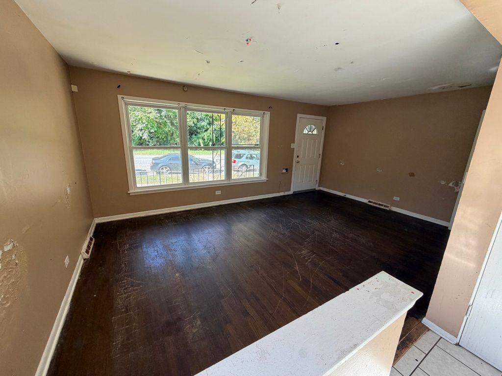 10517 S Cottage Grove Avenue, Chicago, IL 60628 — photo 4