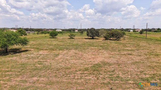 000 Post Oak Circle, Inez, TX 77968
