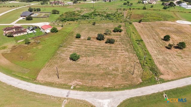 000 Post Oak Circle, Inez, TX 77968