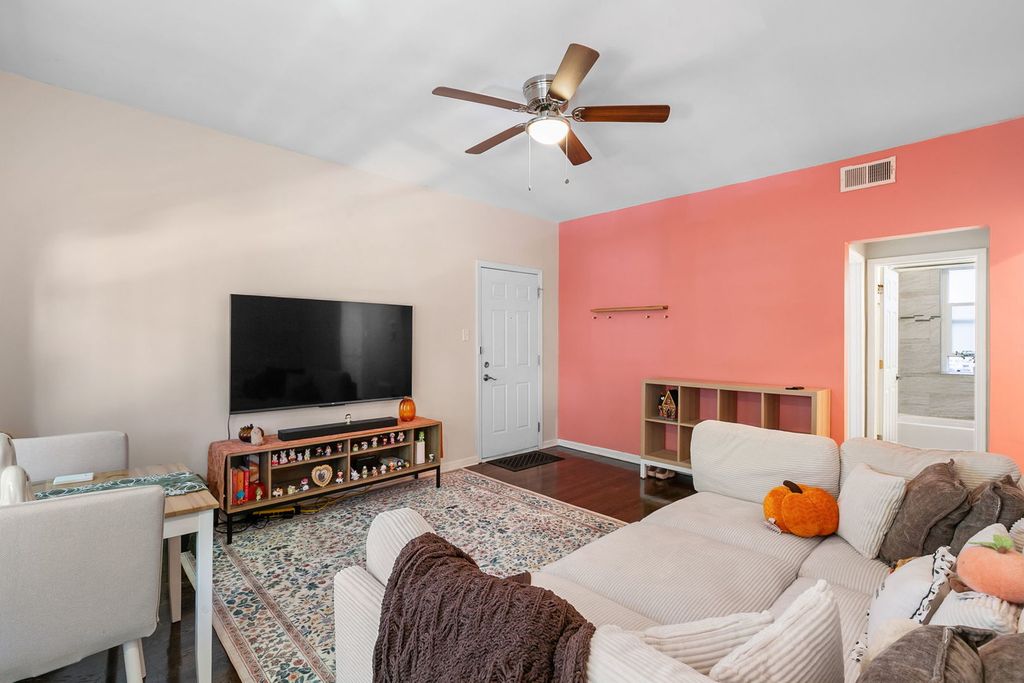 4857 N Lawndale Avenue 202, Chicago, IL 60625 — photo 3