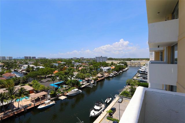 2000 NE 135th St 906, North Miami, FL 33181