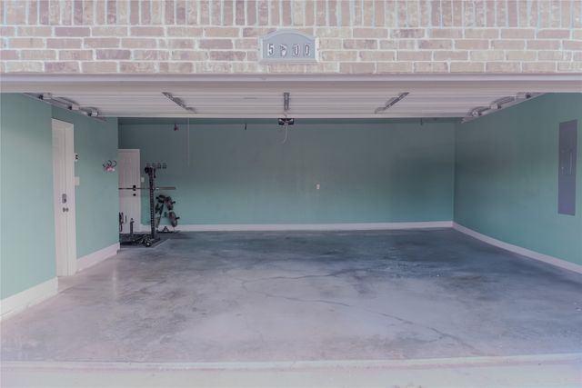 5600 Thoms Court, Fort Worth, TX 76126