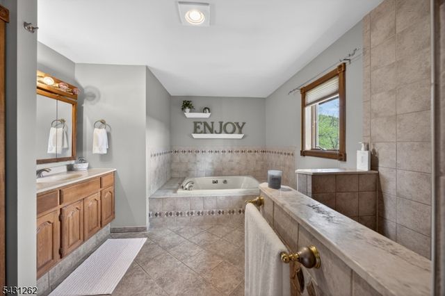 7 Sheba Dr, Vernon Twp., NJ 07461