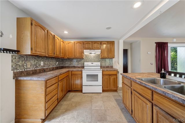3223 Amber Road, Onondaga, NY 13108