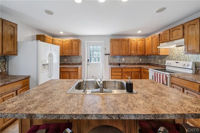 3223 Amber Road, Onondaga, NY 13108