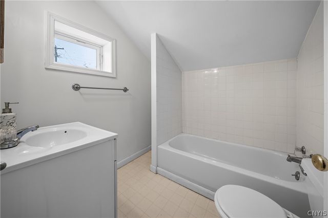 3223 Amber Road, Onondaga, NY 13108
