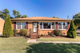 9216 Ponder Ln, Louisville, KY 40272