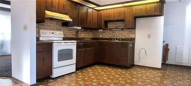 1715 Sioux Drive, Xenia, OH 45385