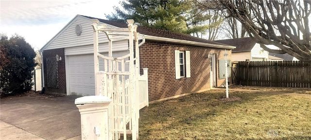 1715 Sioux Drive, Xenia, OH 45385