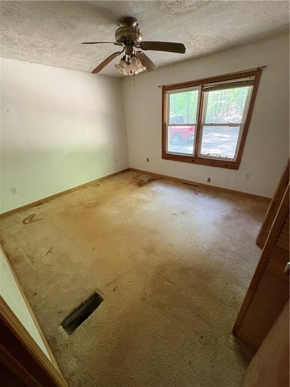 Image 14 of property listing at 9920 Woodruff Road, Palmetto, GA 30268