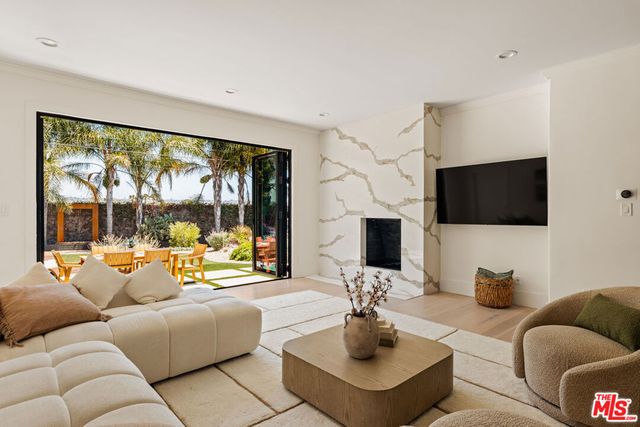 5845 W 74th Street, Los Angeles, CA 90045