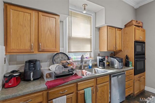 49 N Harvey Avenue, St Louis, MO 63135