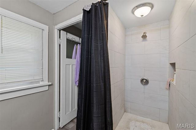 49 N Harvey Avenue, St Louis, MO 63135