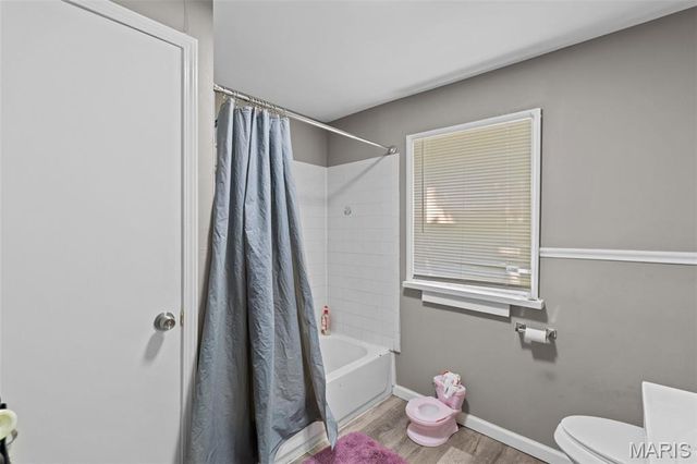 49 N Harvey Avenue, St Louis, MO 63135
