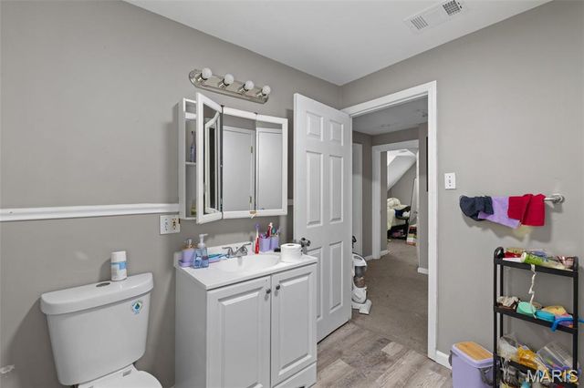 49 N Harvey Avenue, St Louis, MO 63135