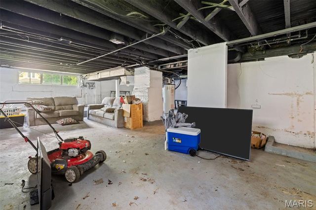 49 N Harvey Avenue, St Louis, MO 63135
