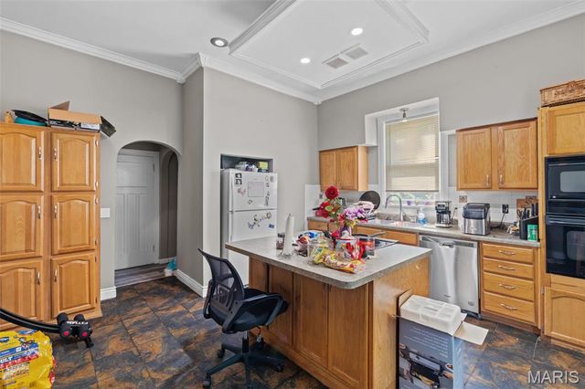 49 N Harvey Avenue, St Louis, MO 63135