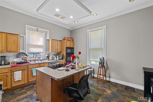 49 N Harvey Avenue, St Louis, MO 63135
