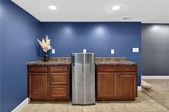 5835 LAKECREST Drive, Shawnee, KS 66218