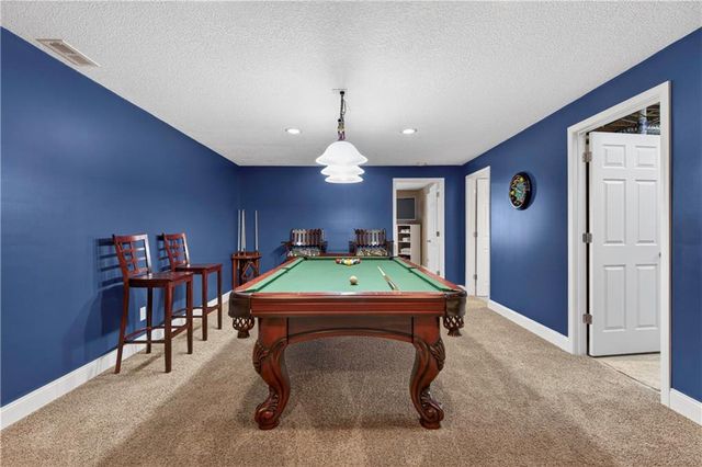 5835 LAKECREST Drive, Shawnee, KS 66218