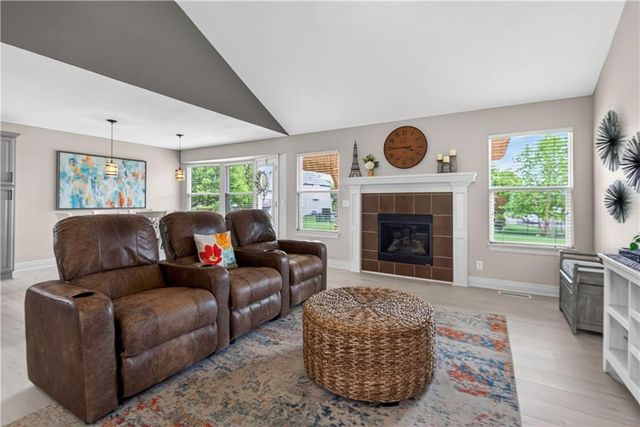 5835 LAKECREST Drive, Shawnee, KS 66218