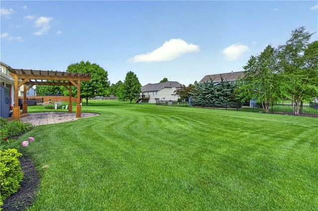 5835 LAKECREST Drive, Shawnee, KS 66218