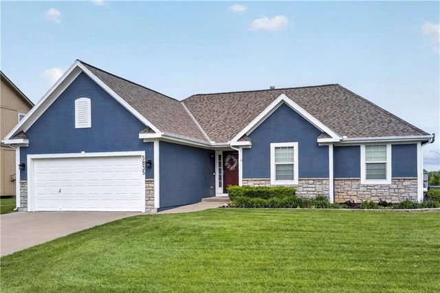 5835 LAKECREST Drive, Shawnee, KS 66218
