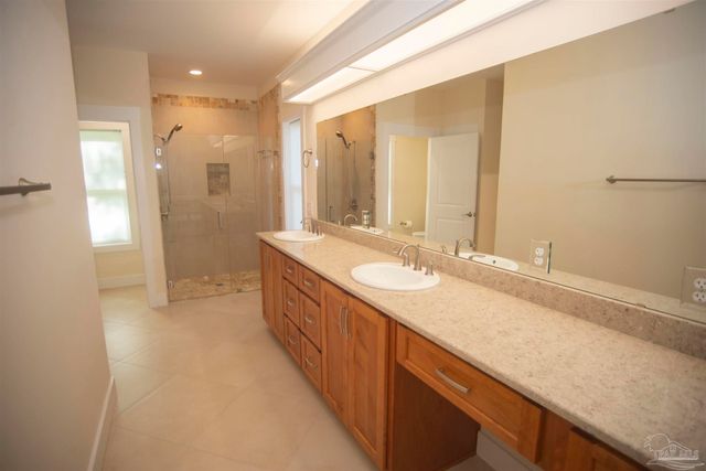 5877 Moors Oaks Dr, Milton, FL 32583